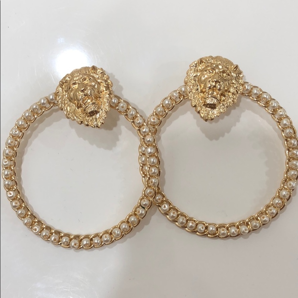 Pearl and gold lion hoop earrings